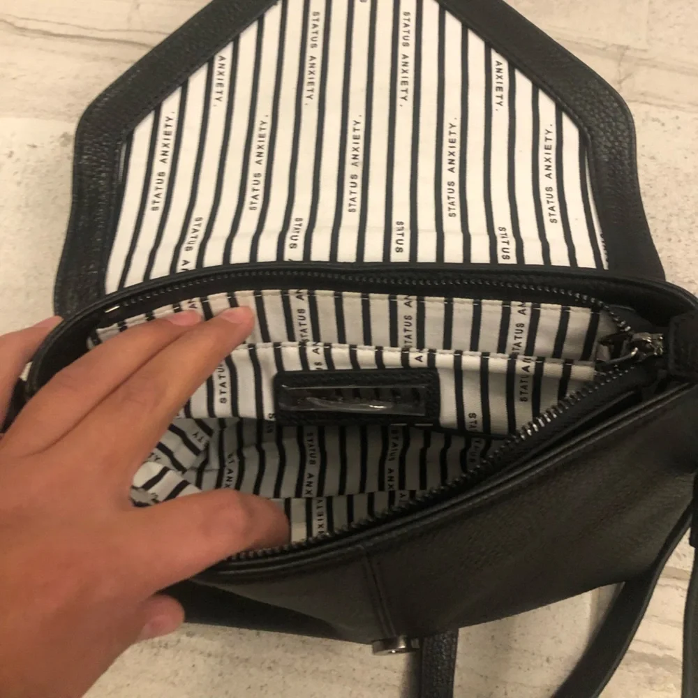 Status Anxiety “exile” bag (pebble leather) - Picture 13 of 13